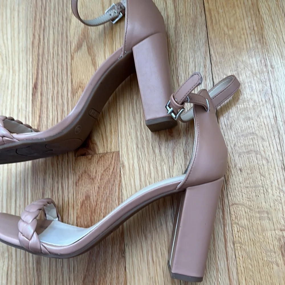 Nine West worn handful